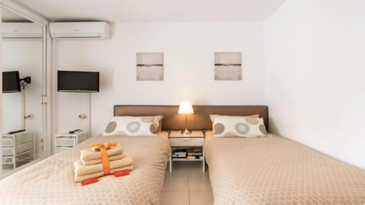 Apartamento 797 Holiday Rentals- Luminoso estudio en Arroyo de la Miel Benalmádena España
