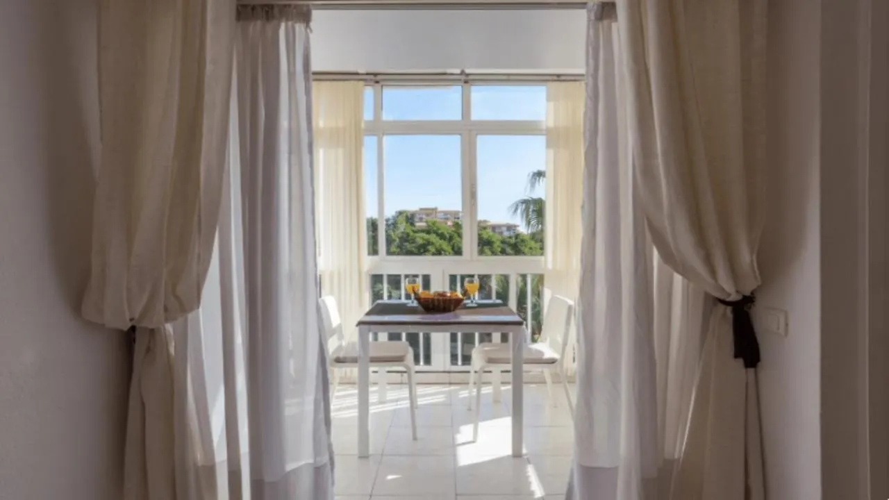 797 Holiday Rentals- Luminoso estudio en Arroyo de la Miel Benalmádena