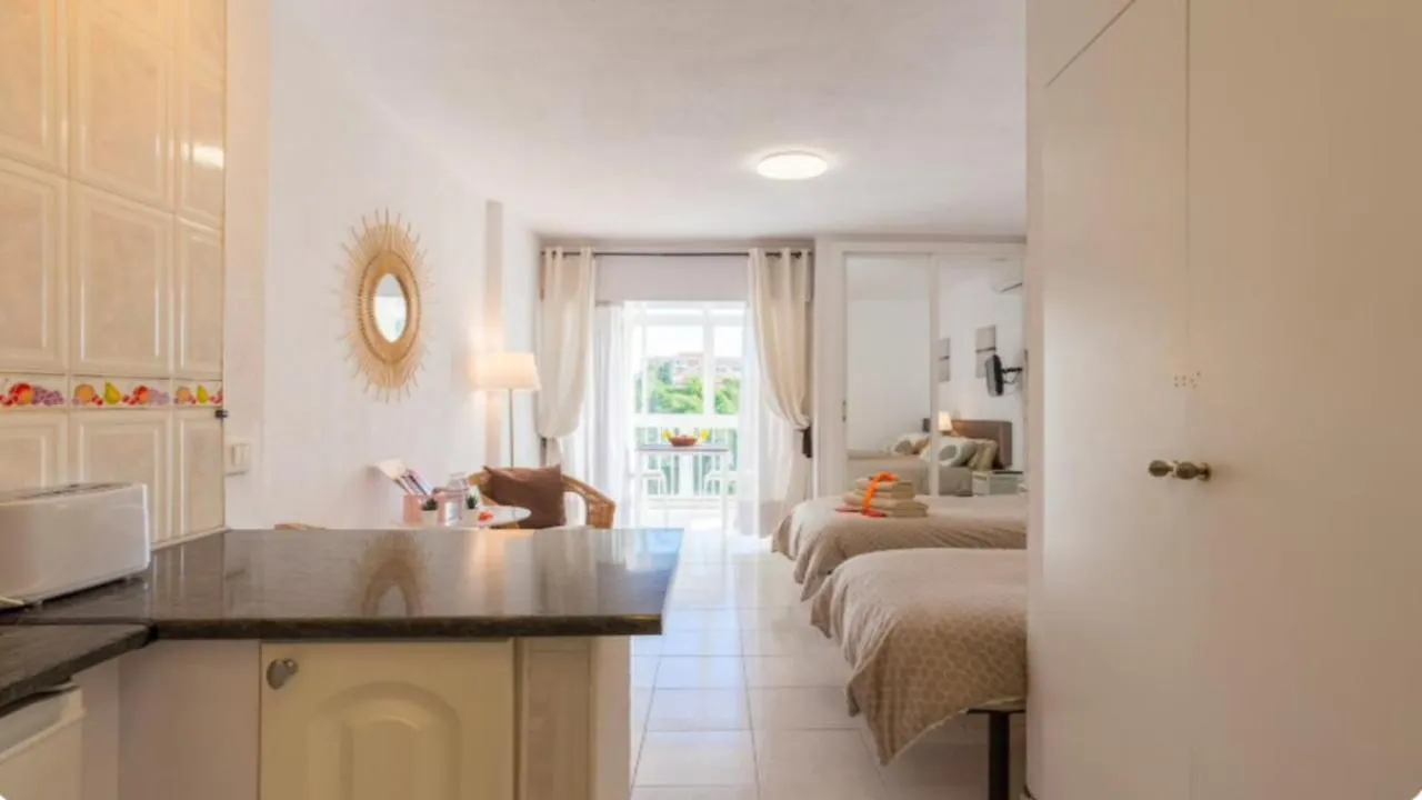 797 Holiday Rentals- Luminoso Estudio En Arroyo De La Miel Benalmádena 0*,  Espanha